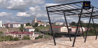 Качели, фонари и небольшая парковка появятся в ближайшее время на улице Дарвина. Сквер откроют в начале сентября