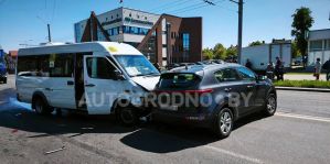 Несколько человек доставлены для обследования после ДТП с маршруткой в Гродно. Первые подробности