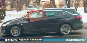 В Гродно скрытые камеры снимают водителей с телефонами. Что потом делают с видео?