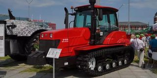 "Беларус" выпустил гусеничный трактор, который не портит асфальт