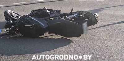 В Гродно водитель легковушки поворачивал налево и сбил мотоциклиста
