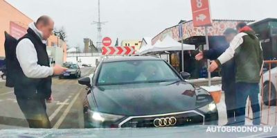В ГАИ Гродно оштрафовали водителя, которого гродненцы просили уступить дорогу
