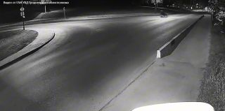 В Гродно на Девятовке парень с девушкой на скутере въехали в бетонный блок. Пострадали оба