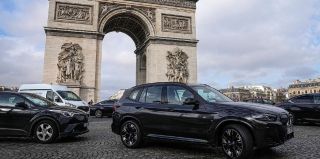 Парижане на референдуме решили увеличить плату за парковку для внедорожников в 3 раза