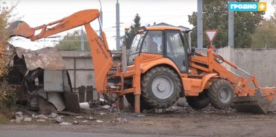 На Гаспадарчей в Гродно сносят гаражи. Все бесхозные здания находятся на контроле