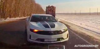 "Юлька, ты как?": Camaro внезапно приехал в лоб на дороге Скидель - Мосты