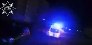 Ночью в МЧС Гродно позвонила жительница Фолюша: "Дым из-под квартиры идет, гарью воняет!" Хозяина спасли,  еще 8 эвакуировали