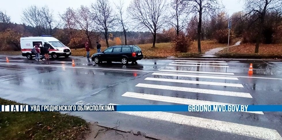 Утром на Домбровского сбили девушку. Она в больнице