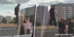 В Гродно молодой человек прошел по перилам моста. Без страховки