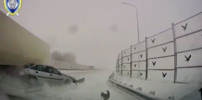 В крупном ДТП под Смолевичами погибла девушка. Следователи работают на месте происшествия