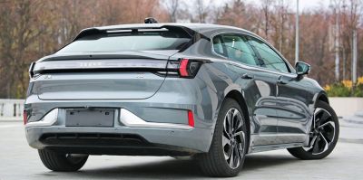 Налоговая устроила контрольную закупку и арестовала три электромобиля ZEEKR 001