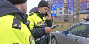 В Гродно проверили, кто паркуется на местах для инвалидов. С начала года 447 водителей привлекли к ответственности