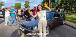 В Скиделе прошла выставка автомобилей и мотоциклов. Посмотрите, как весело это было!
