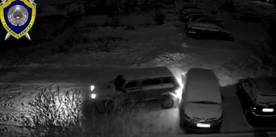 Два молодых белоруса угнали два автомобиля и оба разбили. Прокурор санкционировал заключение под стражу старшего из парней
