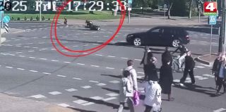 В Лиде мотоциклист пожертвовал своей безопасностью ради ребенка. Видео