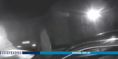 Ночью парень зашел во двор частного дома, завел авто и хотел уехать на нем. Но звук мотора услышали хозяева