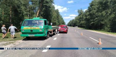 Рядом с Вертелишками женщина на "каблучке" попала под грузовик. Она в больнице