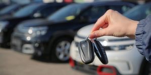 Запахло весной: «Очередь на оформление транспорта в Малиновке – такого давно не было!»