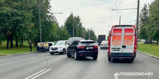 Водитель попал в ДТП на Врублевского, а когда приехали сотрудники ГАИ, обстановка вокруг поменялась и теперь он "виновен"