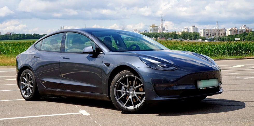 "Все было зря". Мнение владельца Tesla Model 3