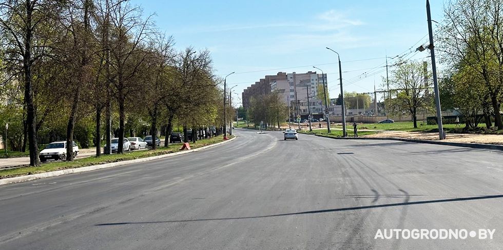 Улицу Лизы Чайкиной в Гродно закатали свежим асфальтом. Есть изменения в организации движения. Свежие фото