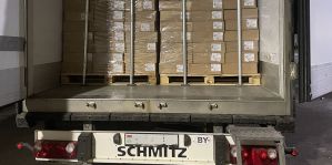 Контрабанда на миллион евро: литовские таможенники нашли 500 коробок белорусских сигарет, спрятанных в грузе овсянки