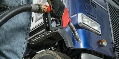 Литва вводит лимит на ввоз топлива в баках фур из Беларуси