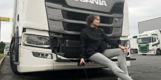 "Мигранты залезают в рефрижератор, чтобы пересечь границу". Как белорусская медсестра управляет 20-тонной Scania