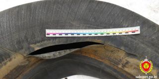 В ремонтной мастерской в Барановичах погиб мужчина, менявший колесо MAZ