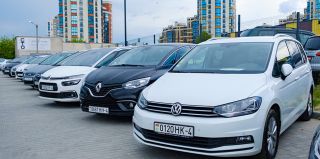 Репортаж из автохаусов в Гродно: "За минувшие два месяца нога россиянина сюда не ступала!"