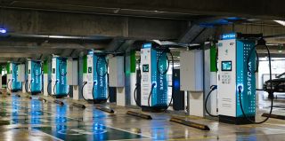 Сеть ЭЗС запускает ночной тариф. В Гродно такие зарядки есть на Тимирязева