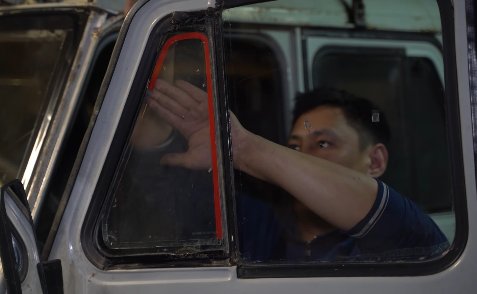 Как заводят автомобили в минус 50 в Якутии