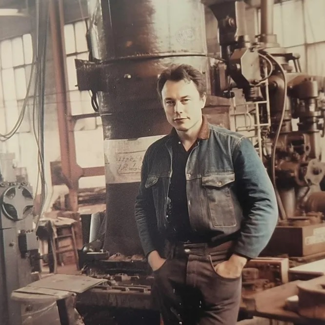 Нейросеть превратила Илона Маска в советского самодельщика